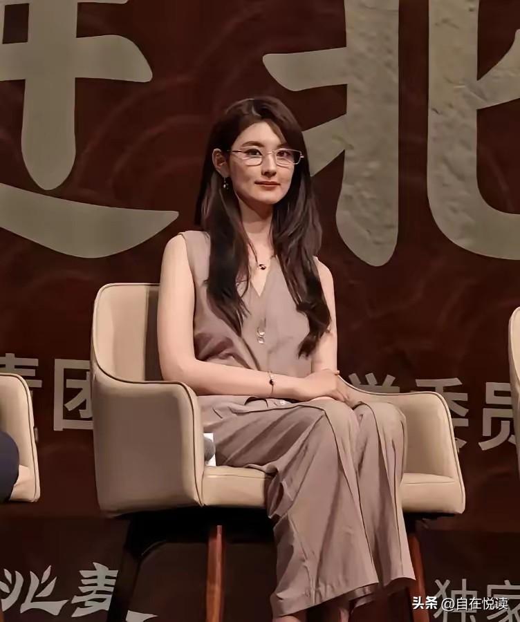 睡醒一觉
娱圈又地震了

《主角》里饰演楚嘉禾的
演员韩沛颖把自己送上了热搜
