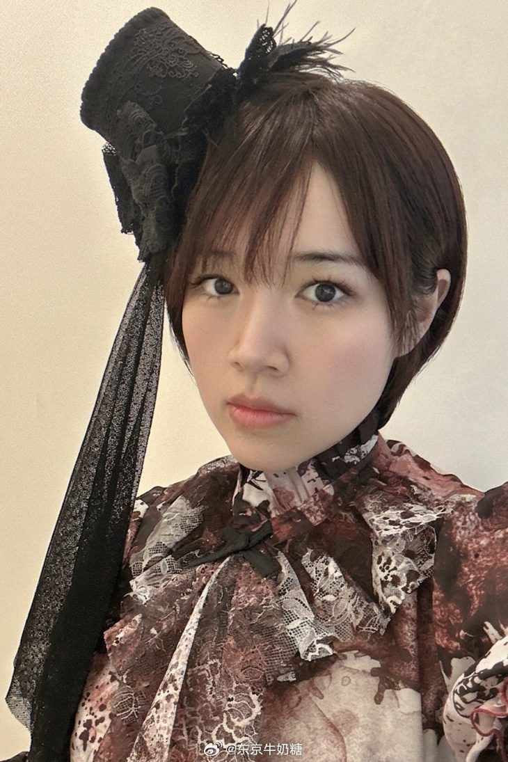 海鲜市场收的恐怖游乐园。买的M号，有一点点大，但是没弹性估计S就紧了。海星看到说