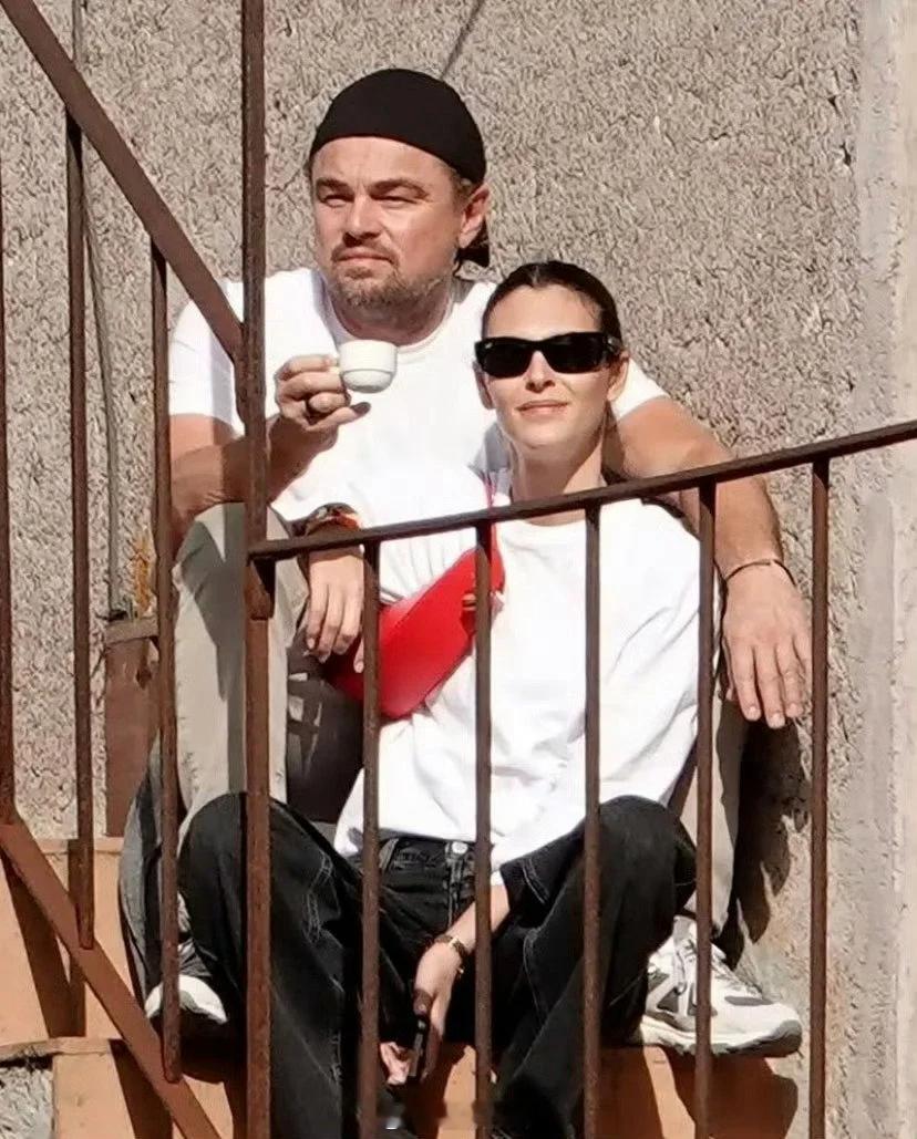 时装周结束，49岁的莱昂纳多·迪卡普里奥与26岁女友Vittoria Ceret