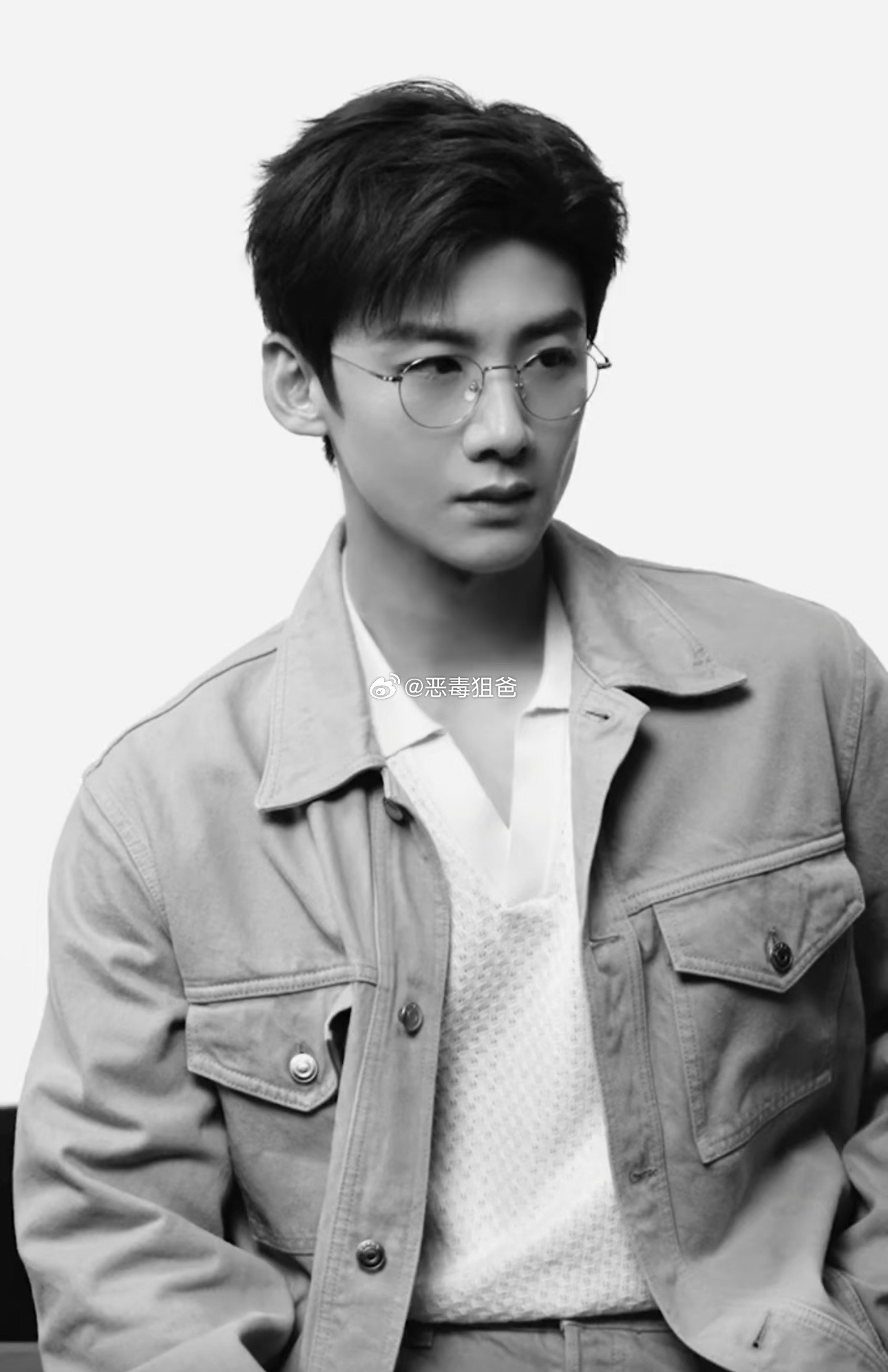 万宝龙亚太区眼镜系列品牌大使 白敬亭演绎2026春夏眼镜系列广告大片，好有故事感