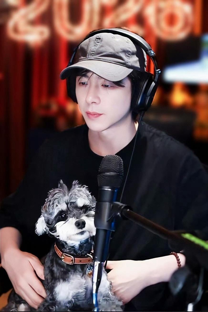 刘宇宁上好佳品牌代言人🐾刘宇宁可口可乐品牌代言人🐾摩登兄弟 直播间和呆米，是