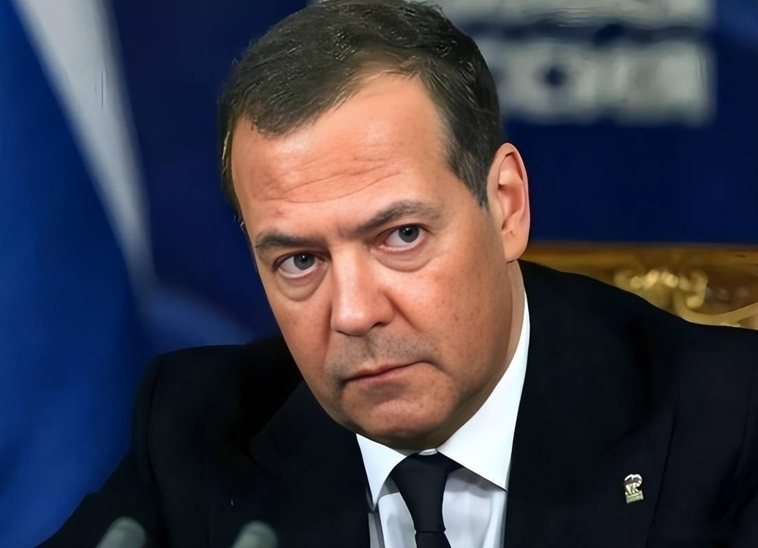 梅德韦杰夫放狠话：欧洲这8个国家的乌无人机厂，俄军能合法打

4月15号，俄罗斯