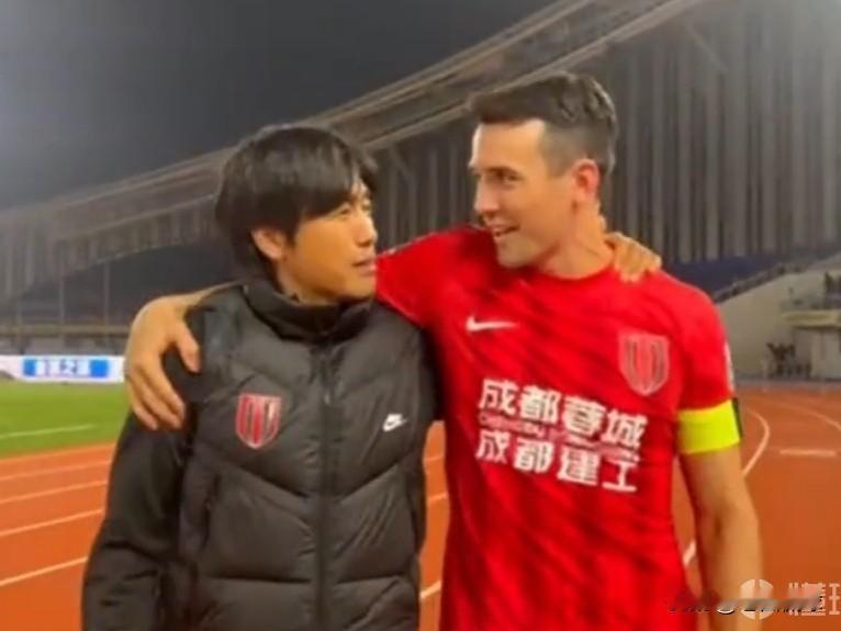 没有徐正源，成都不会再是那个成都？昨天，成都蓉城中场周定洋在社交媒体上发文，告别