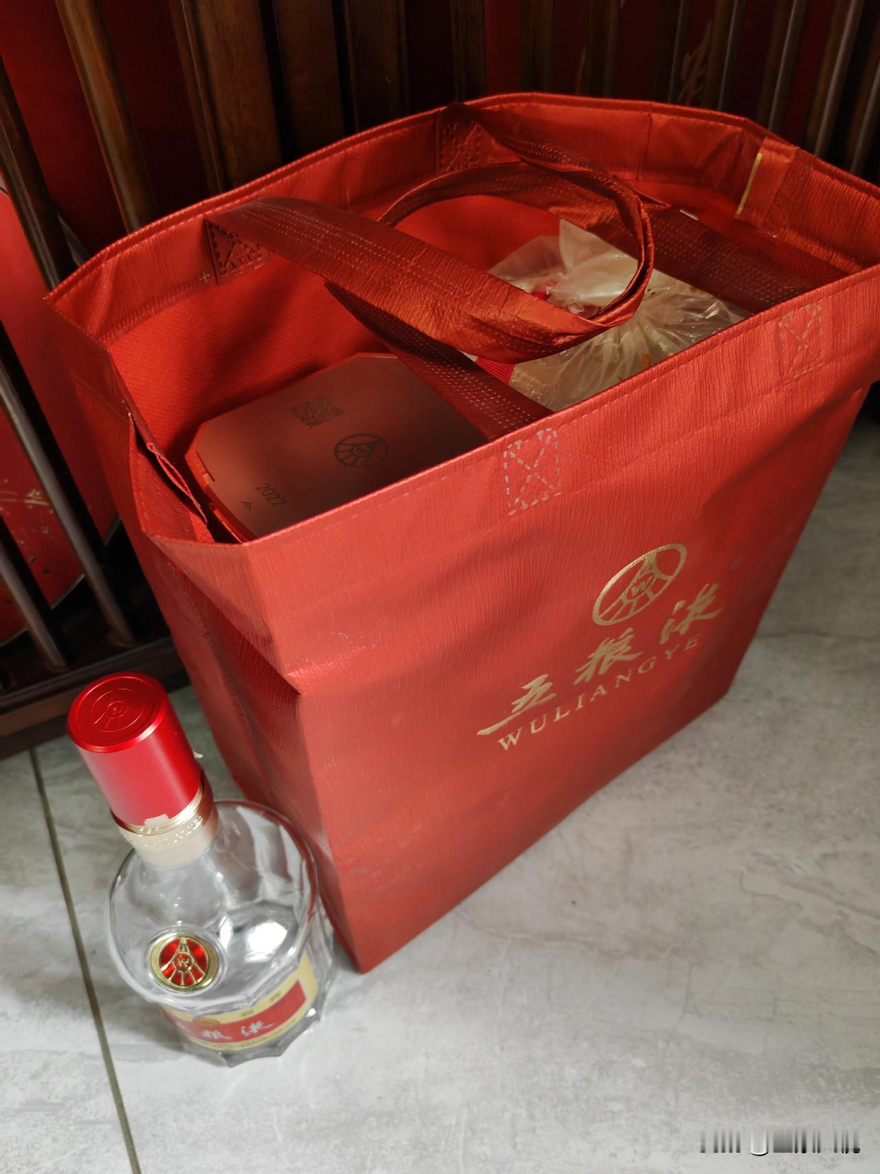 今年过年真没意思，只喝了三次酒，只有一次算是喝满足了。
       年龄大了，