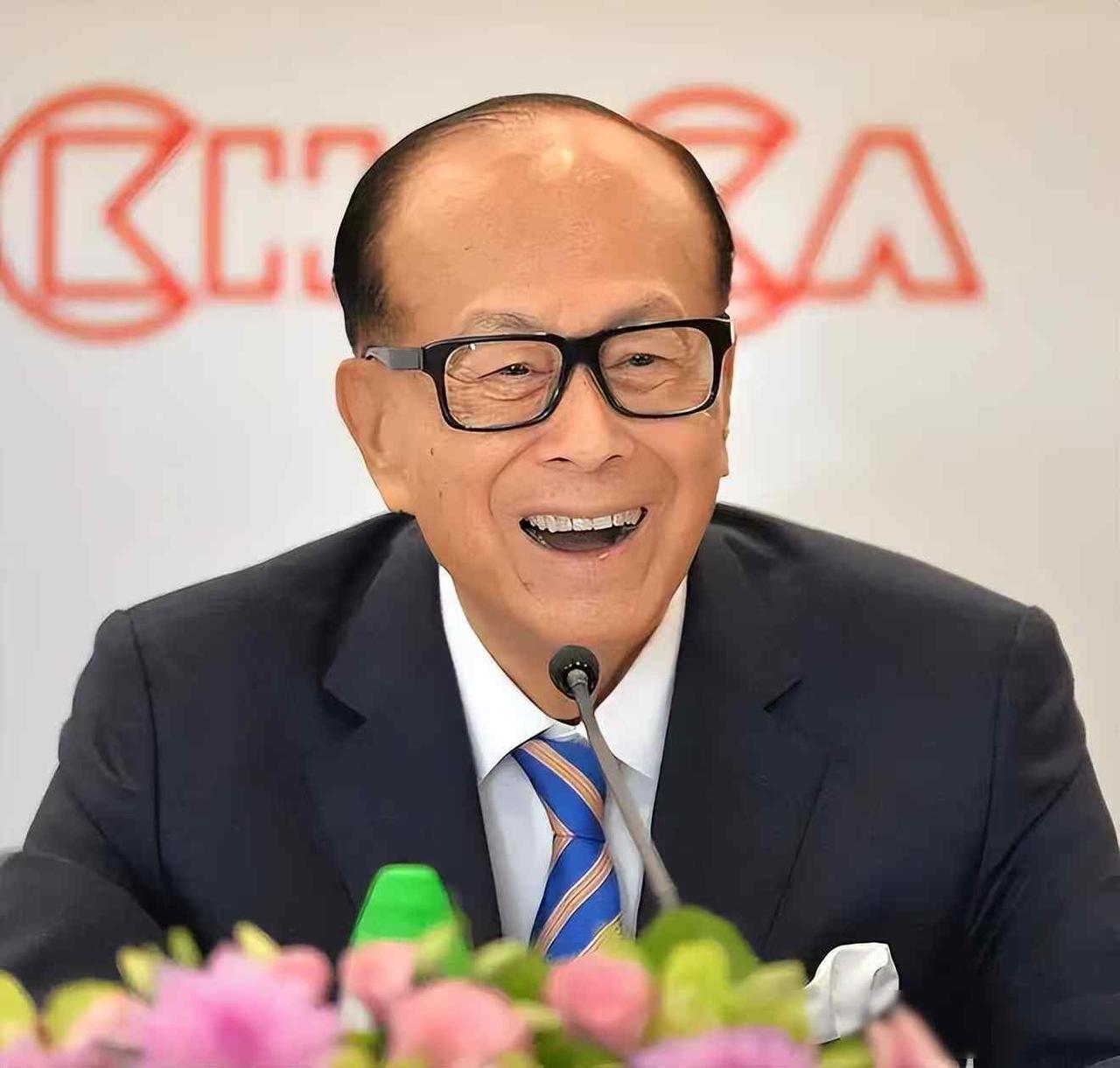 李嘉诚捐8000万，舆论反转，真相到底是什么？
2025年11月26日，大埔宏福