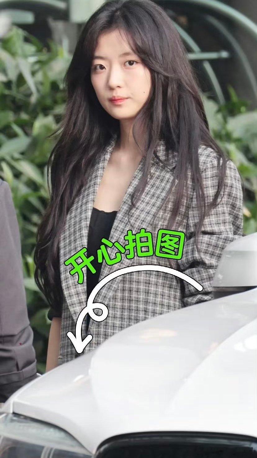 井柏然孙千早春晴朗妆造孙千早春晴朗妆造是你心目中的luke和Flora吗？ ​​