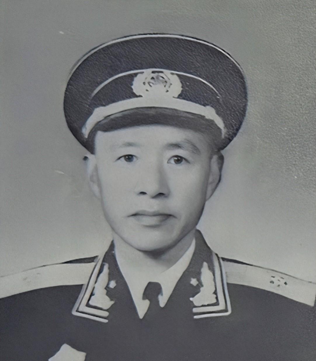 少将不服上将张爱萍，连刘伯承都没办法，毛主席用什么方法巧妙解决了难题？
1949