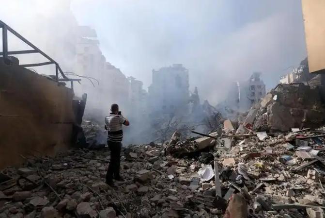 [心]在以色列空军完成定点行动之后，当场就确认了战果，没有任何其他可能，真主党军