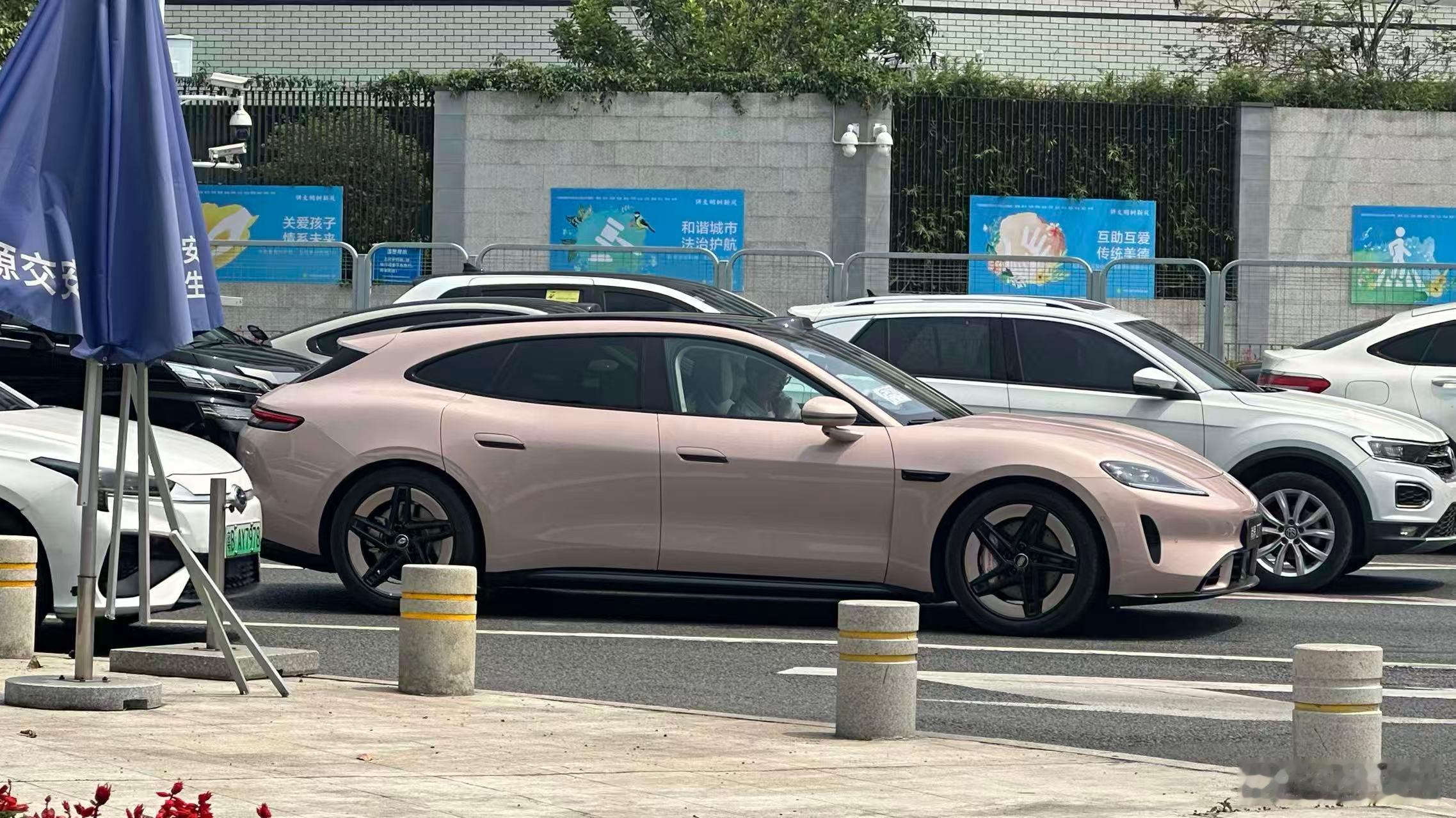 瞧瞧我在深圳遇到了什么实车尚界Z7T新能源汽车鸿蒙智行