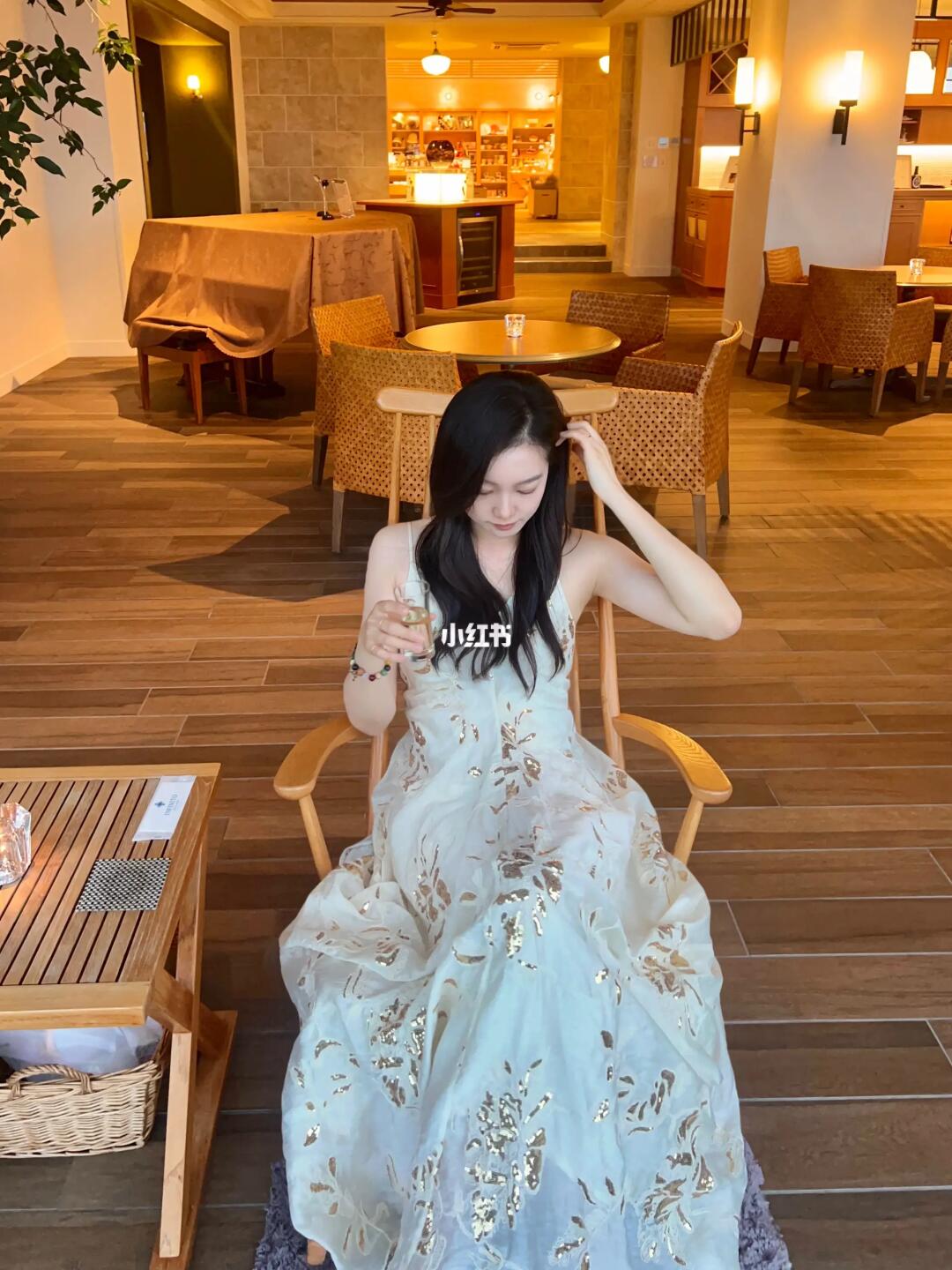 穿漂亮裙子去有海的地方🌊