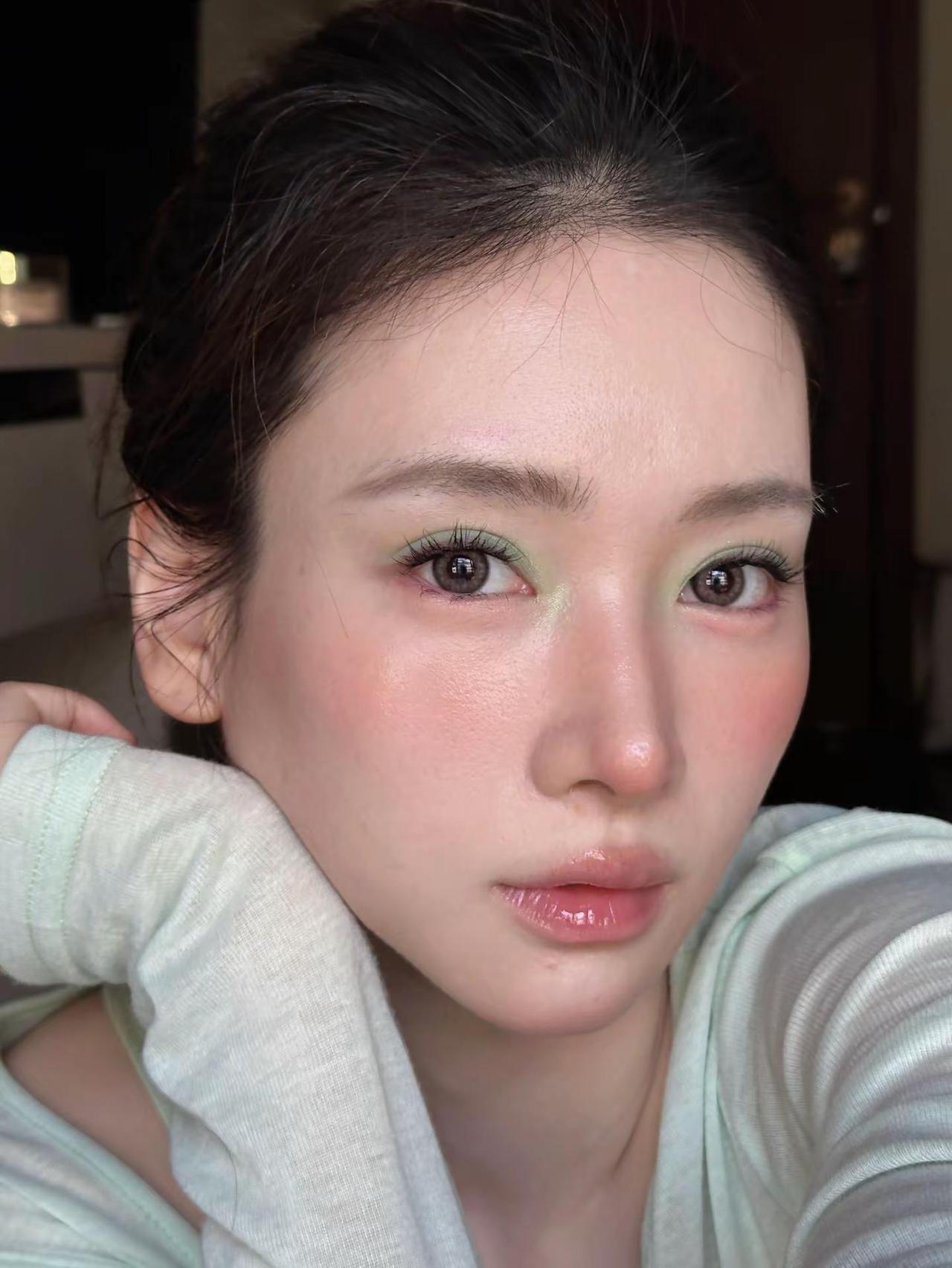 用日常妆的画法上彩色眼影🍋‍🟩motd