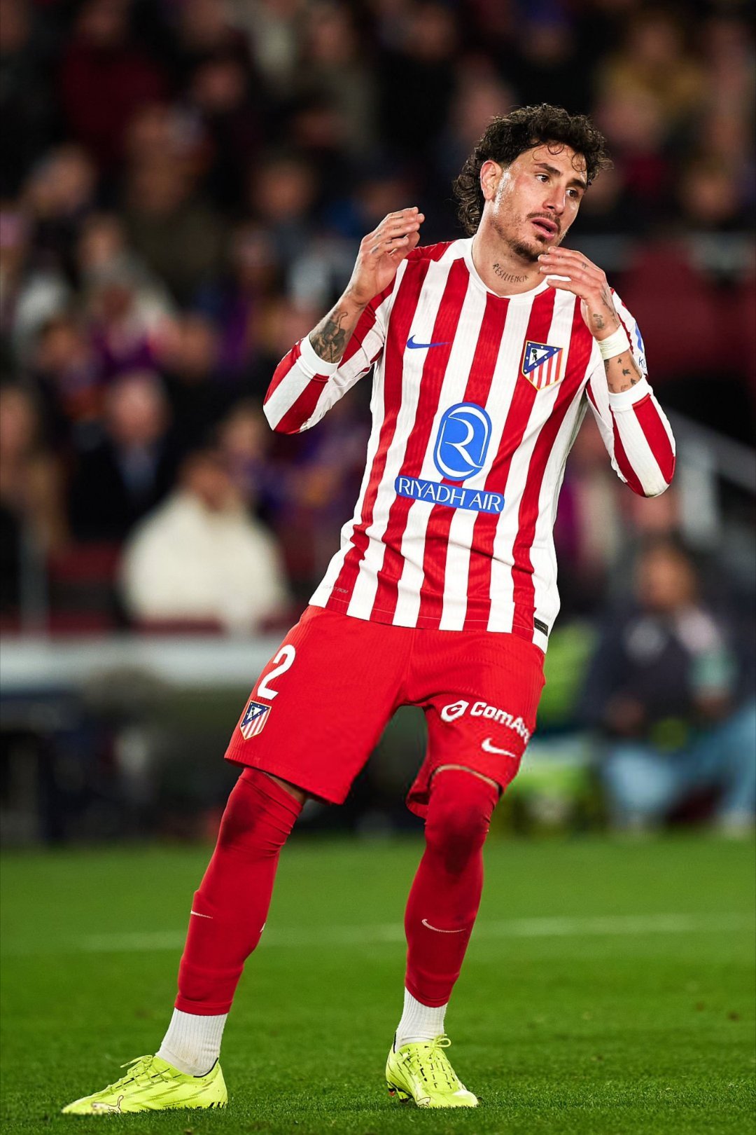 记者：昨天摄像机没拍到的一个关键事件是，巴萨获得点球时，马竞球员吉梅内斯在VAR