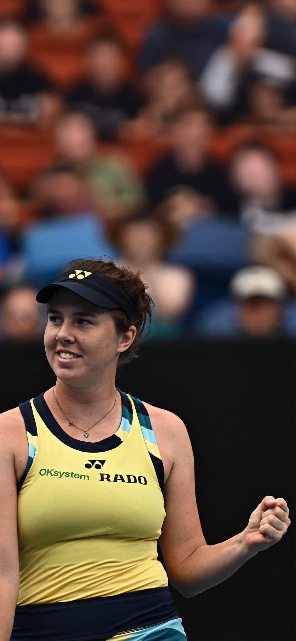 凌晨约4点，在解说印第安维尔斯1000赛女单8强：诺茨科娃vs吉布森诺茨科娃从去