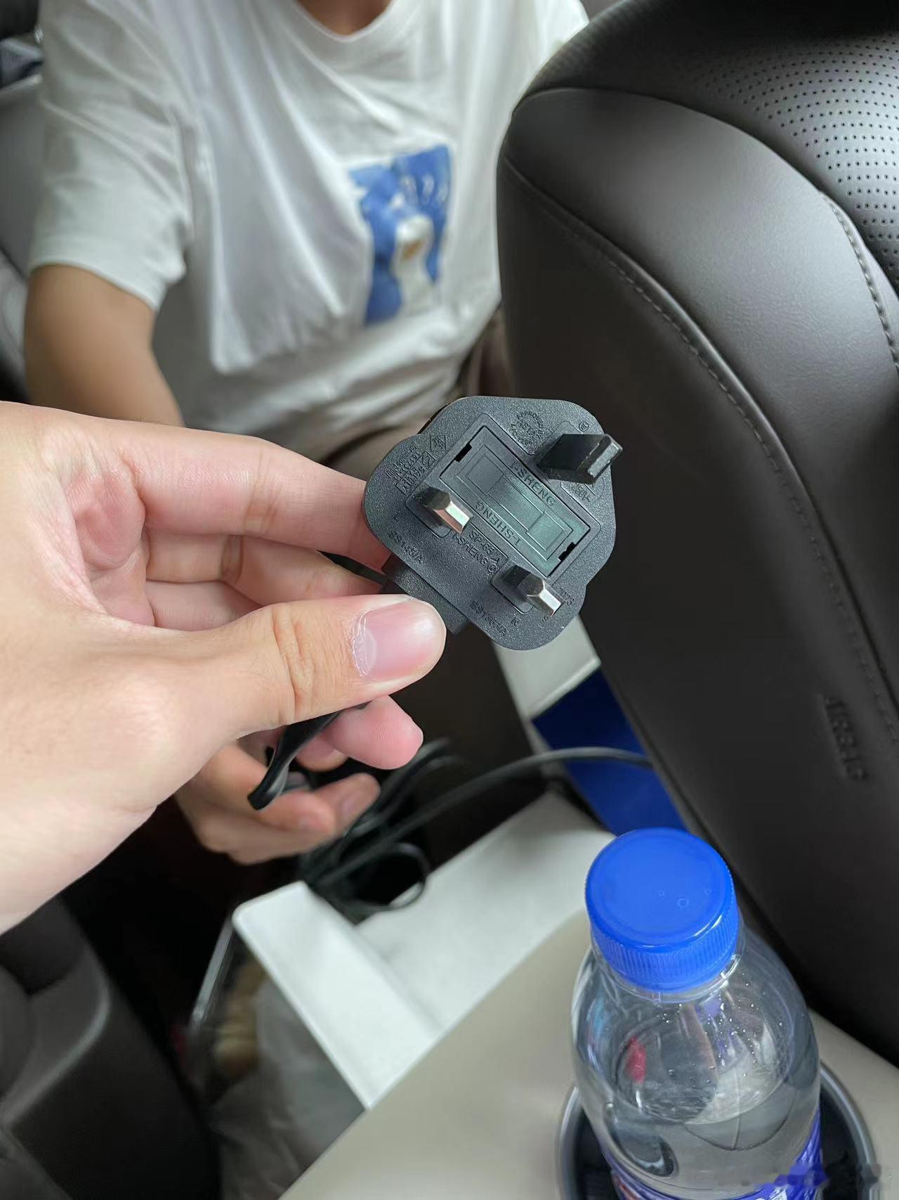 好气 得再说一次！本来想出差路上 赶着十点在车上整个首发 特意借了个ps5 结果