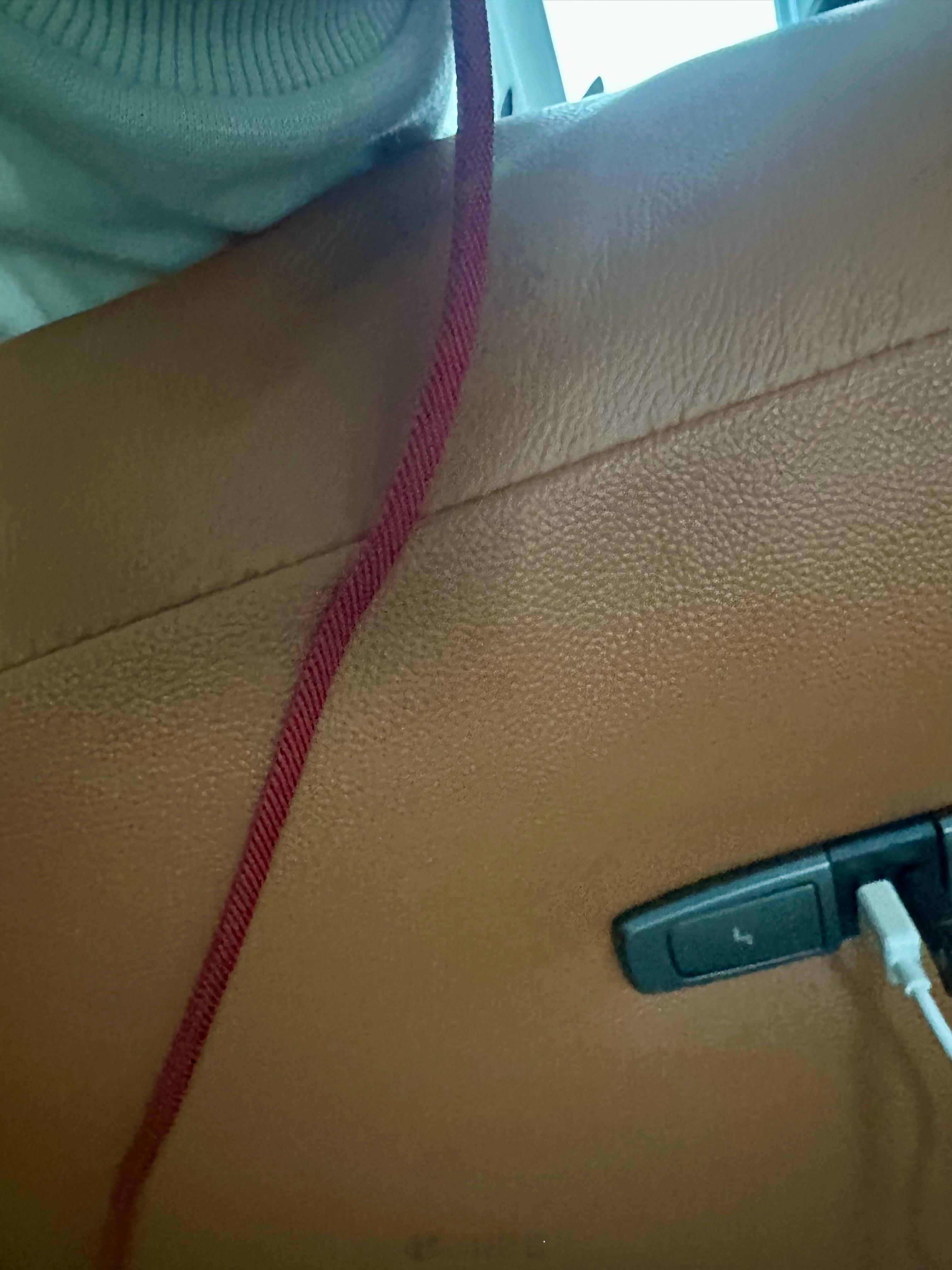 有时候想想就觉得震惊！我家在4个地方都有充电线，阳台躺椅，床头柜，电脑桌，还有沙