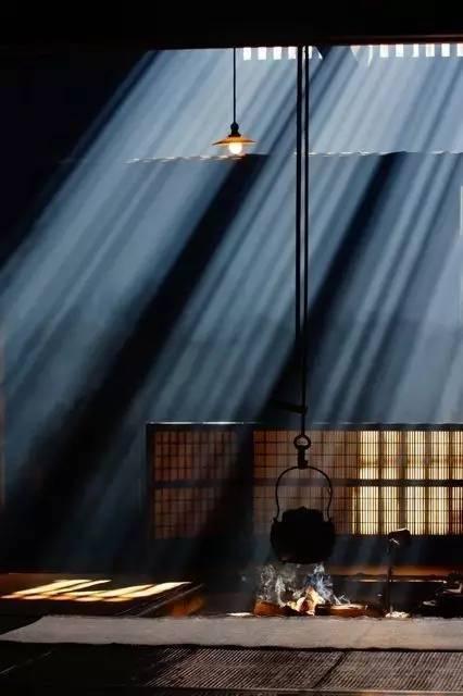 今天是公元2026年3月30日,星期一,农历二月十二.
丙午年 辛卯月 癸卯日;