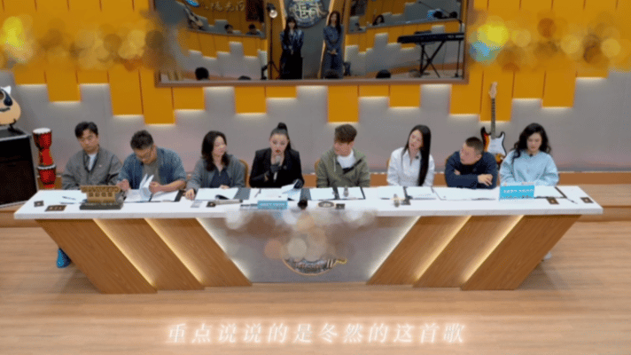 不被看好的她偏偏最争气于冬然太争气！逆风局凭《小花》杀疯，歌声里的坚韧超戳人，挑