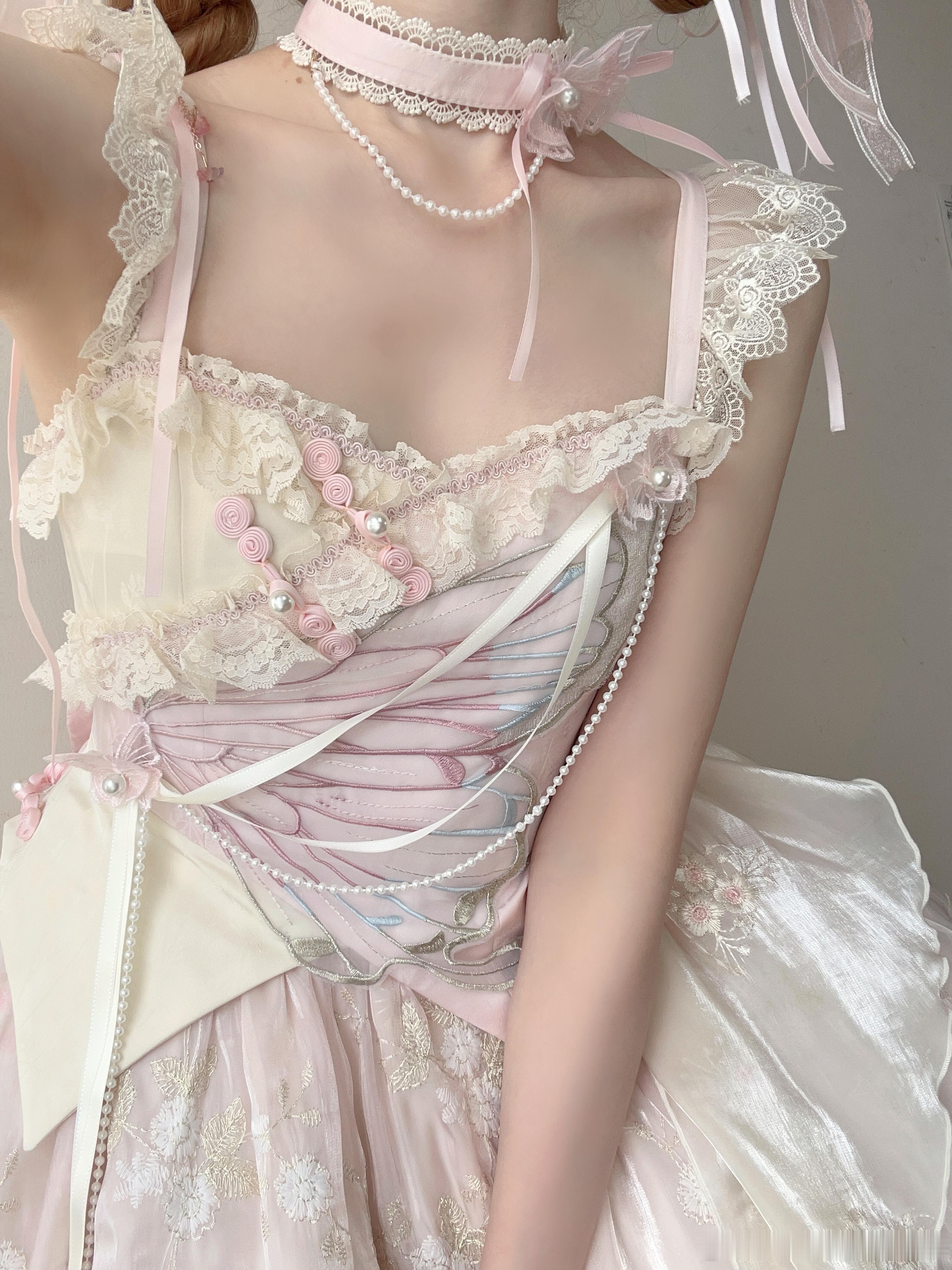 #化蝶##猫芮可[超话]# 这个上半身的细节也太美了吧！整体都超级仙！超级美！无