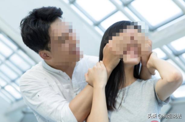 山东，一21岁男子谈到了个年纪很轻的女友，对方才15岁。俩人恋爱了9年，期间多次