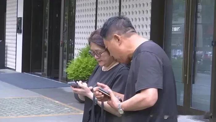 江苏南京女子和丈夫外出逛街，一通陌生警方来电，告知她将于昆明结束两年强制隔离戒毒