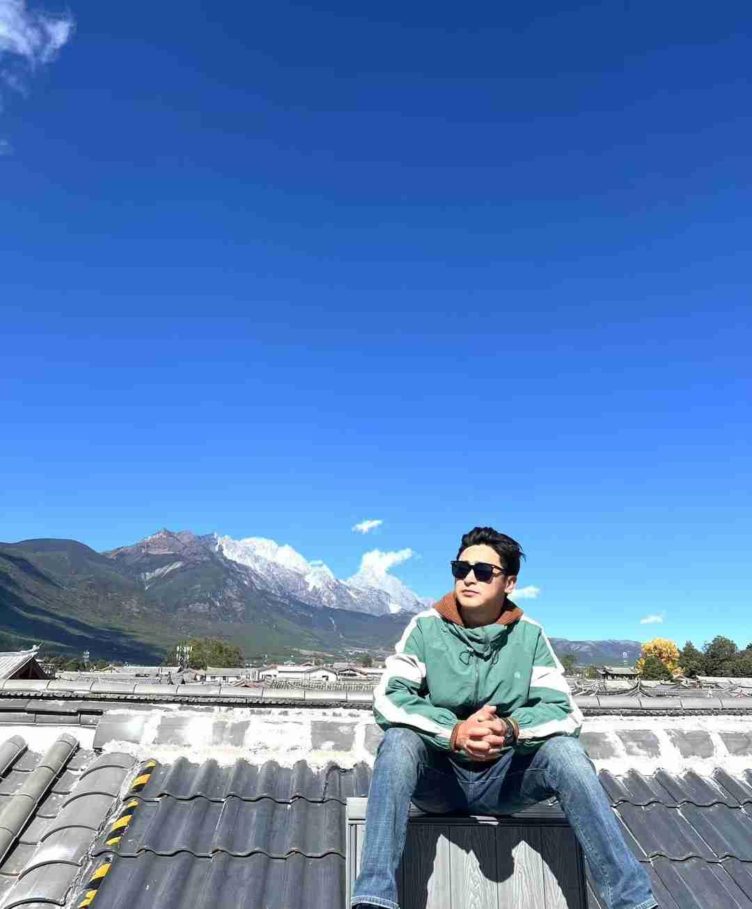 帮朋友打个征婚广告[捂脸]！
这个帅气的男孩子是四川阿坝州道孚县的，身高178厘