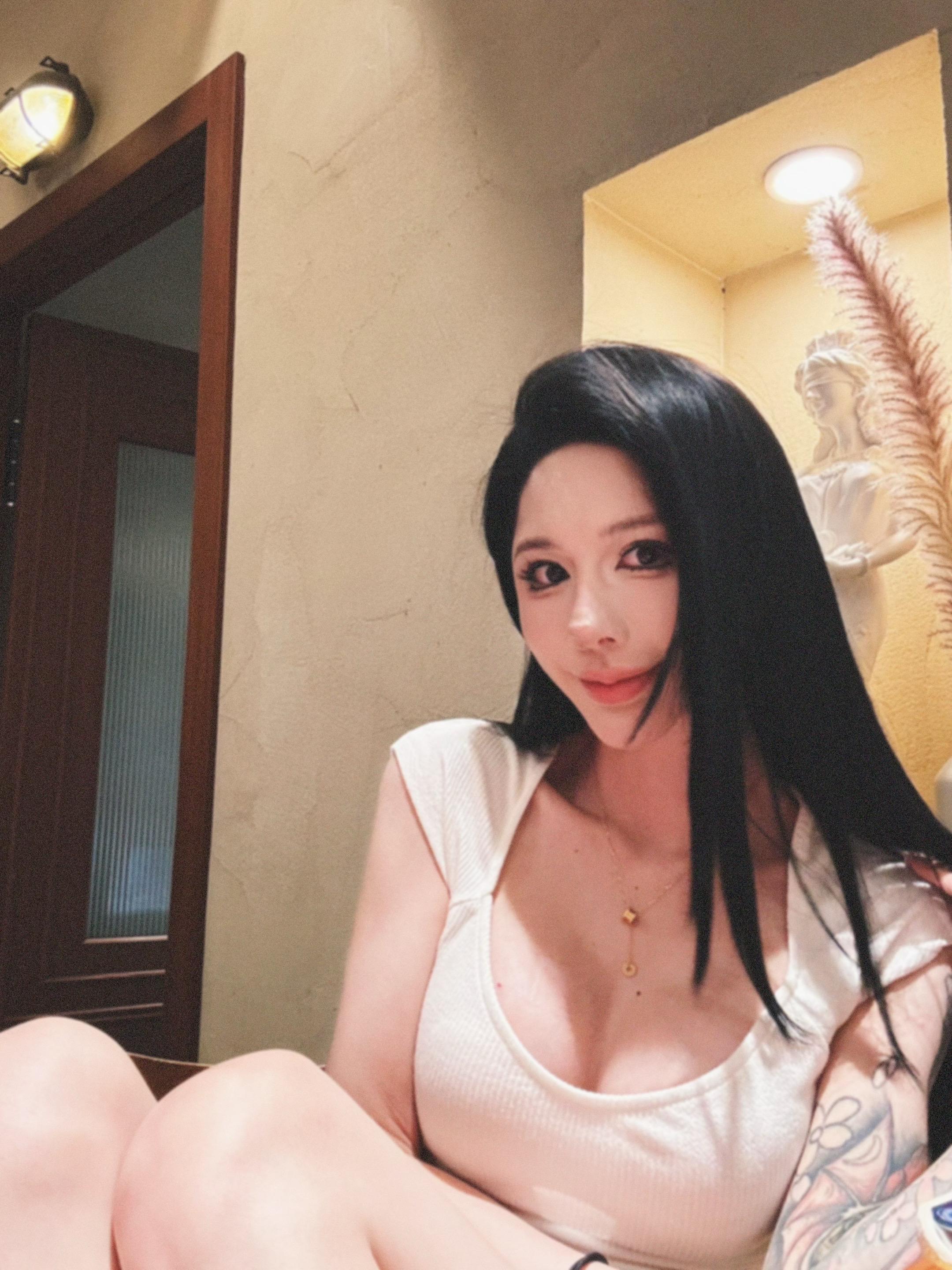 我的人生信条：在没有侵犯到我个人利益前 绝不讲任何一个女人的坏话