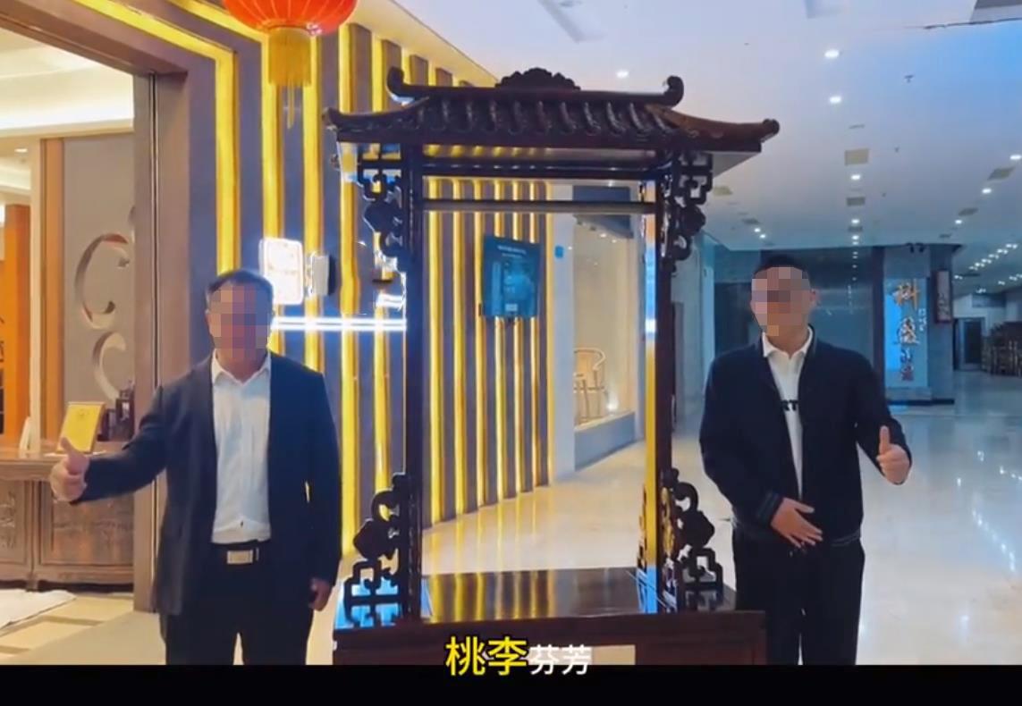 百年校庆对于个人发展平平的校友来说，是场考验。今年12月20日是高中母校的百年校