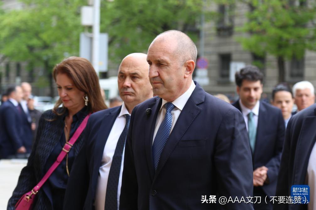 援乌加码遇阻！
保加利亚公开拒绝出资，欧洲厌战情绪正在抬头。
 
保加利亚总理拉