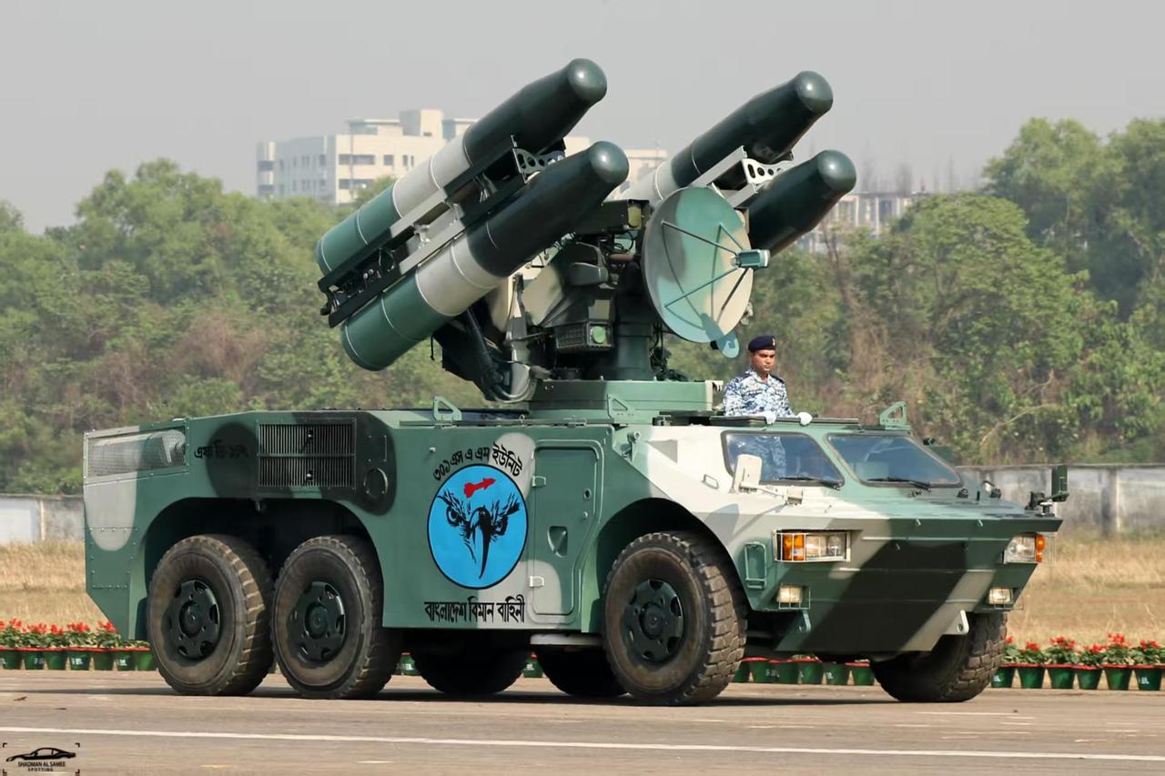 伊朗在这么疯狂反击海湾阿拉伯国家，第一打手巴基斯坦军队可能就要参战了。伊朗革命卫