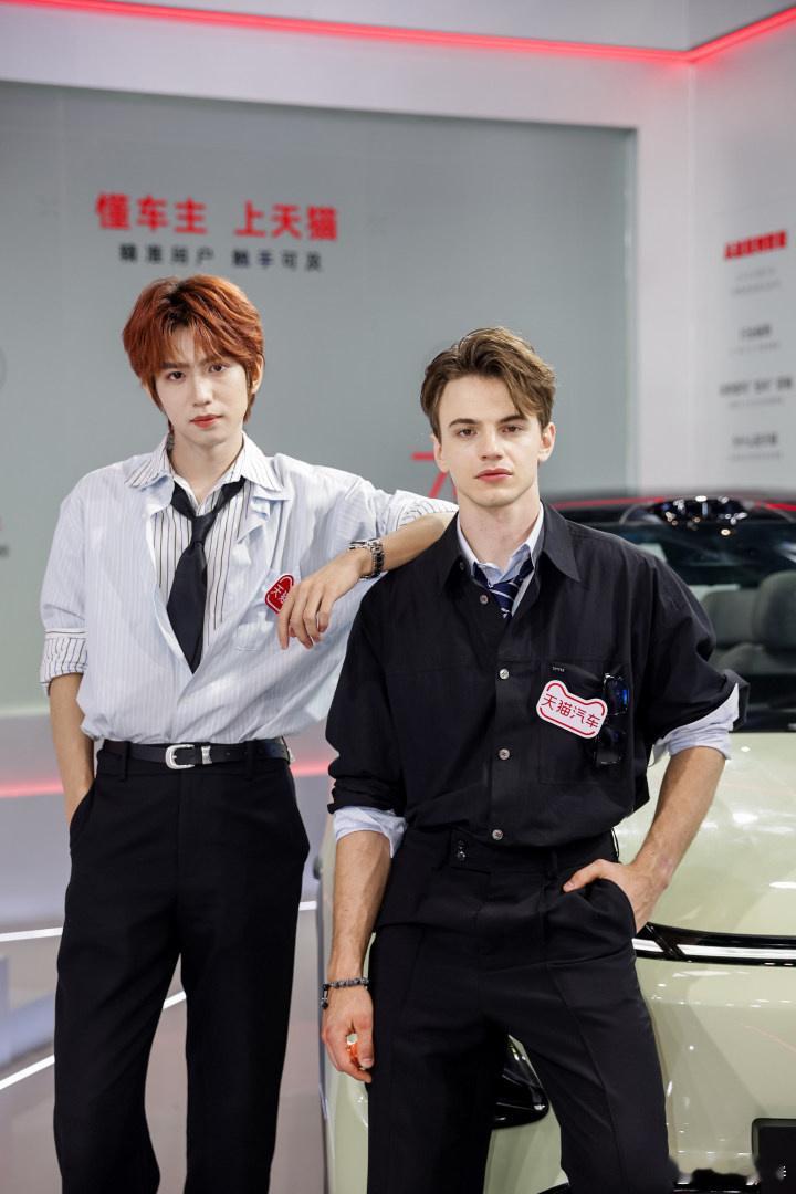 百亿车补认准天猫天猫卖整车了天猫甄选好车天猫汽车科技感直接拉满！没想到手机就能在