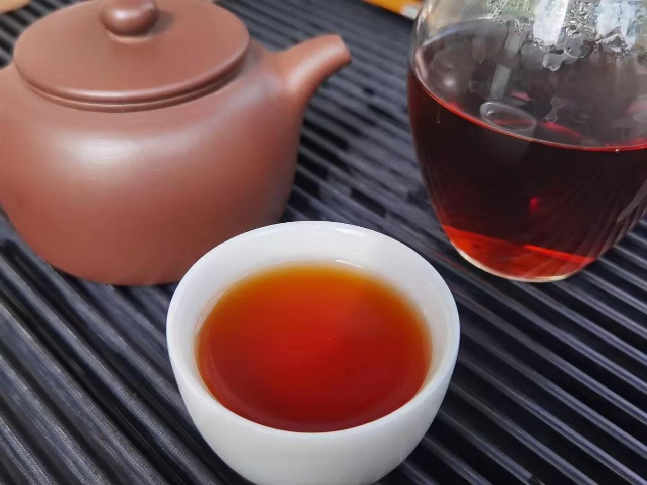 肾功能好不好，喝水就知道？肾功能差的人，喝水通常会有这5表现
 
很多人总觉得肾