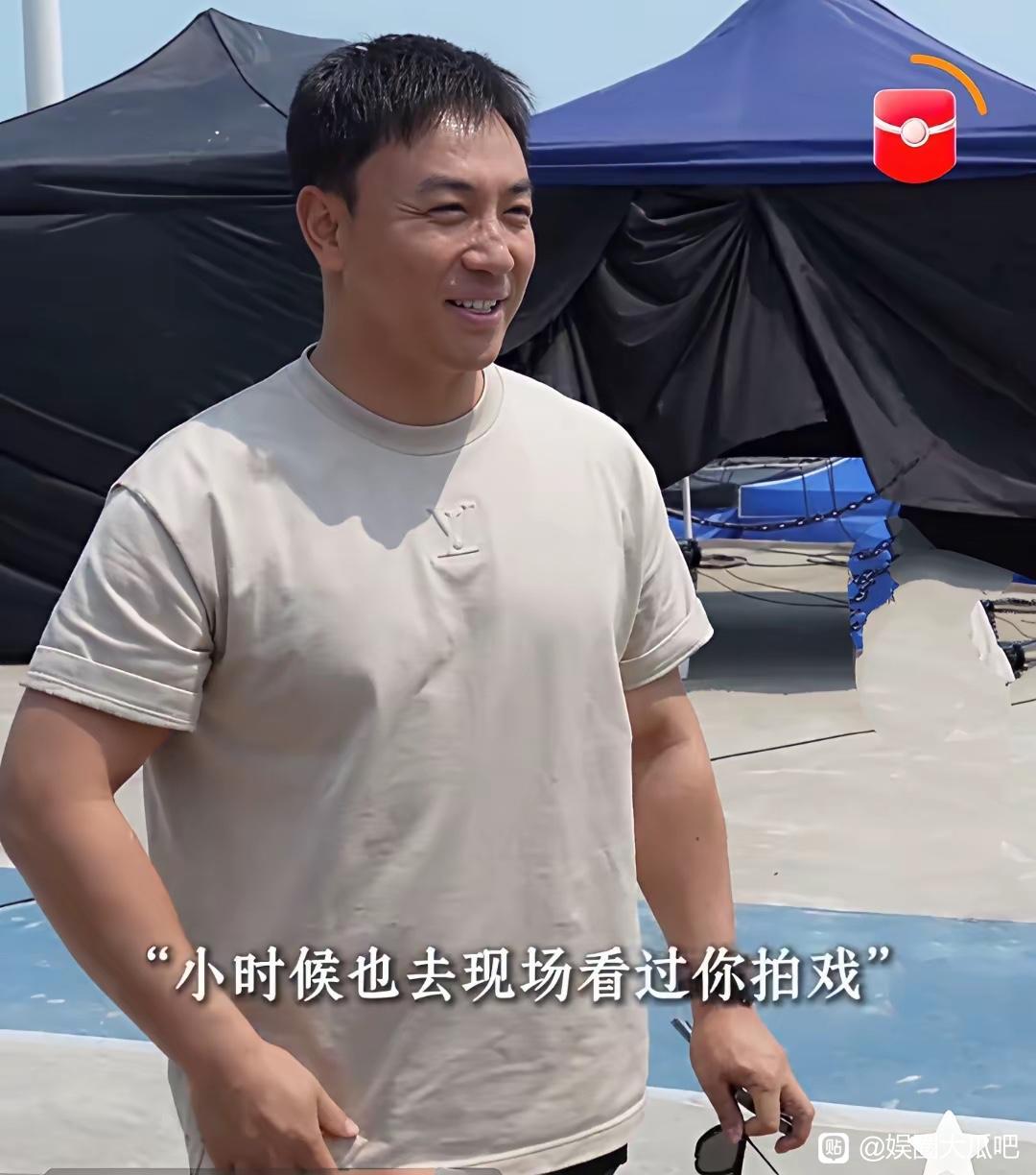 感觉释小龙心理素质有点低啊明明和周星驰是老相识，但是我真的没想到，释小龙见到周星
