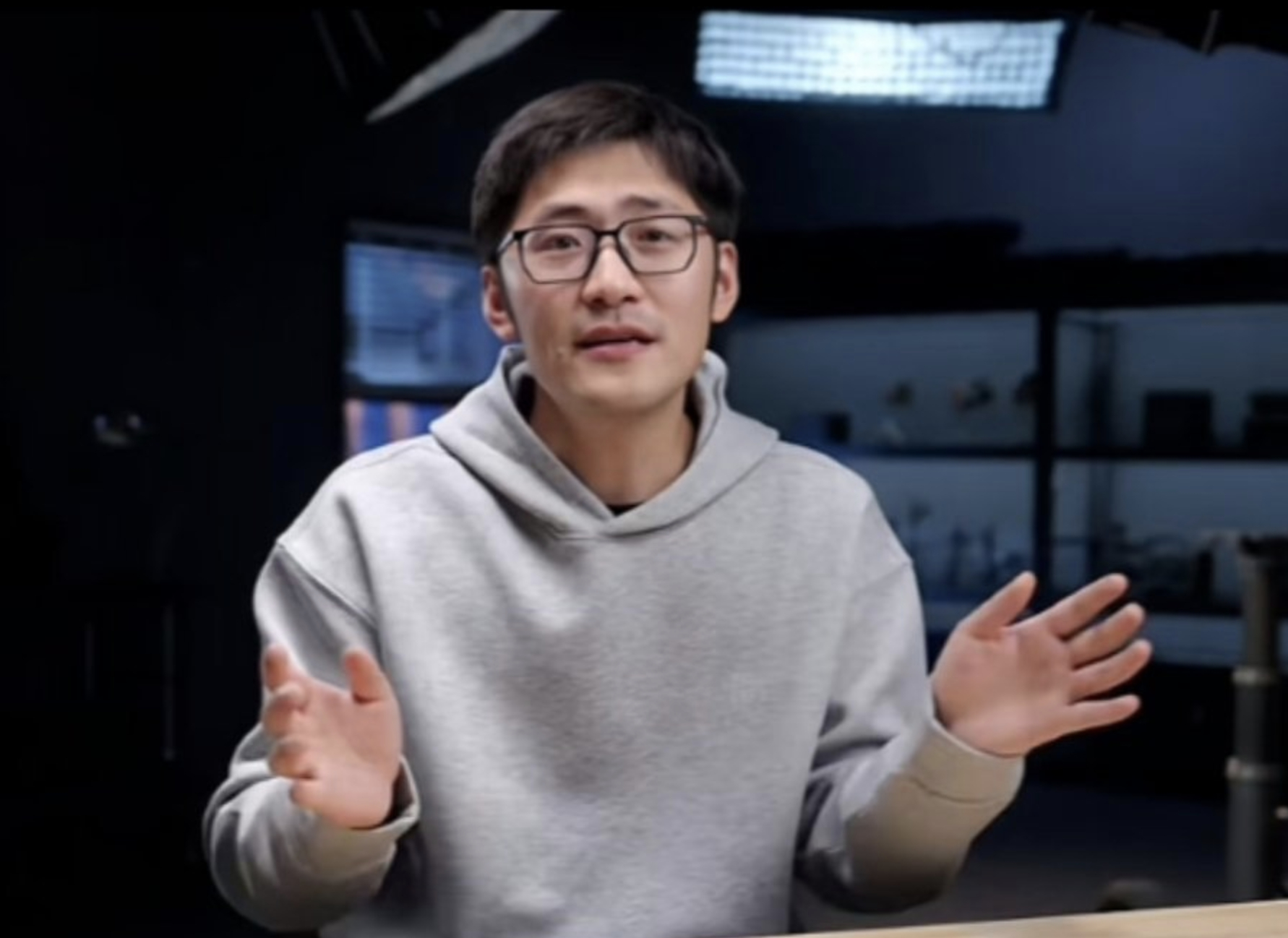 影视飓风回怼博主恶意解读六险一金齐全，不占用员工休息时间拍片，还经常给员工发数码