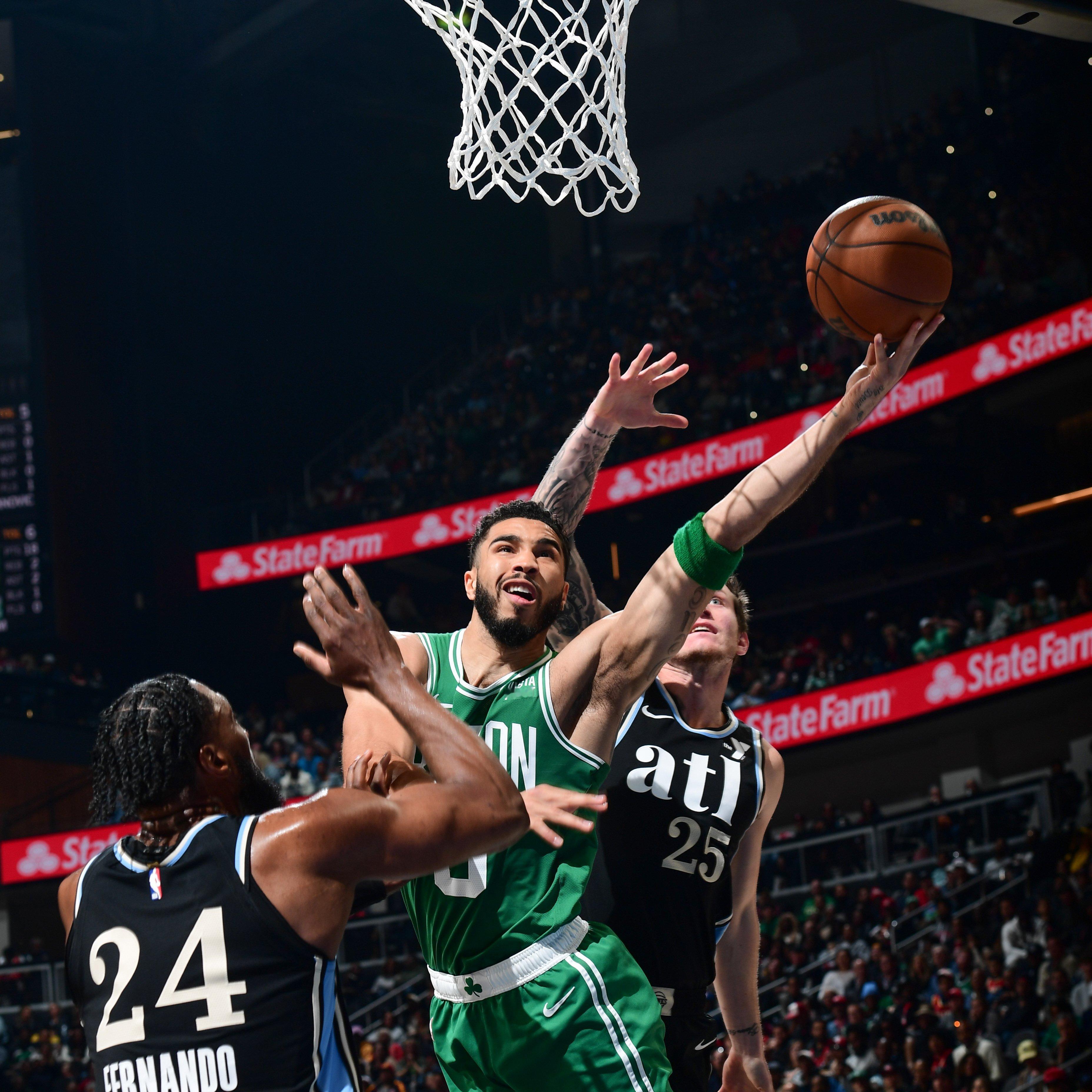 半场：☘️凯尔特人74-56领先老鹰🐥塔图姆23分4篮板4助攻2抢断铂金15分