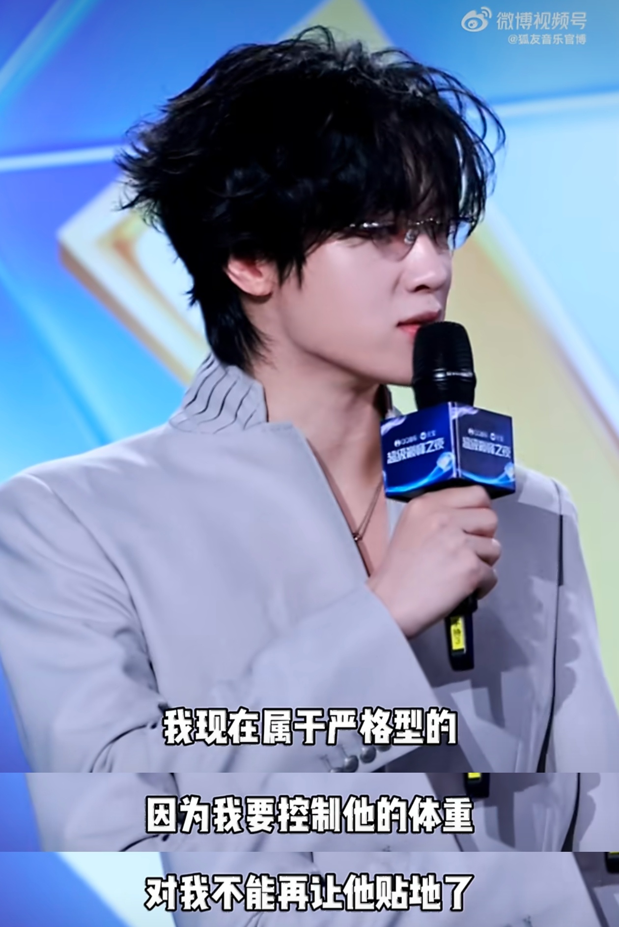 关于被严格控制体重的小歪逐渐变成卡车这件事...展轩