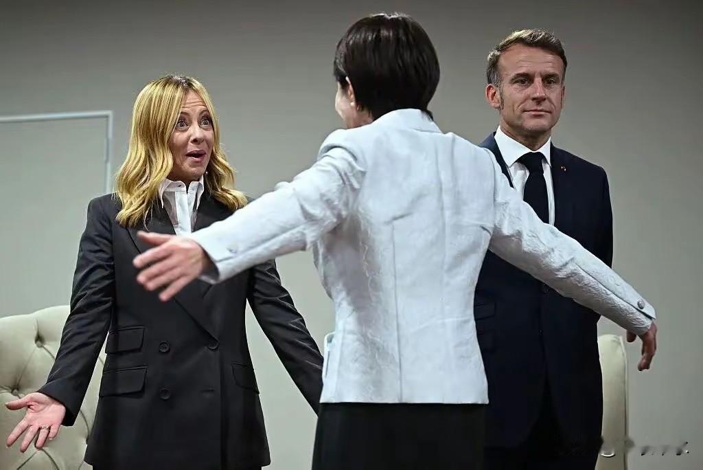 很多人觉得，特朗普先是给中国打了一个电话，紧接着又给日本打了一个电话，是又准备当