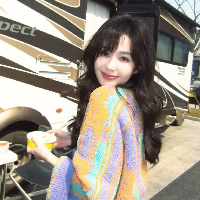 郑合惠子 明媚感女头。