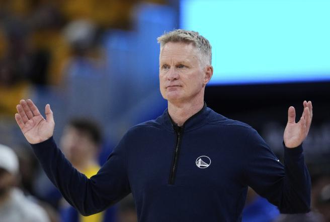 科尔：73胜那年赛季末我本想轮休主力，但追梦说他们想要记录12月3日讯 NBA常