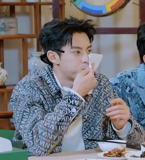 在b站刷到博主探店，凑凑火锅变自助了，出于好奇想找同事去试试，一搜绍兴的凑凑火锅