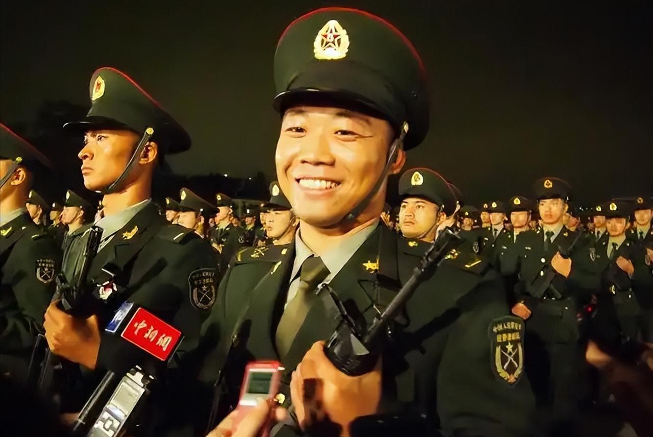 香港回归马上三十年，常住人口突破七百多万，至今居然找不出哪怕一个从本地报名、穿上