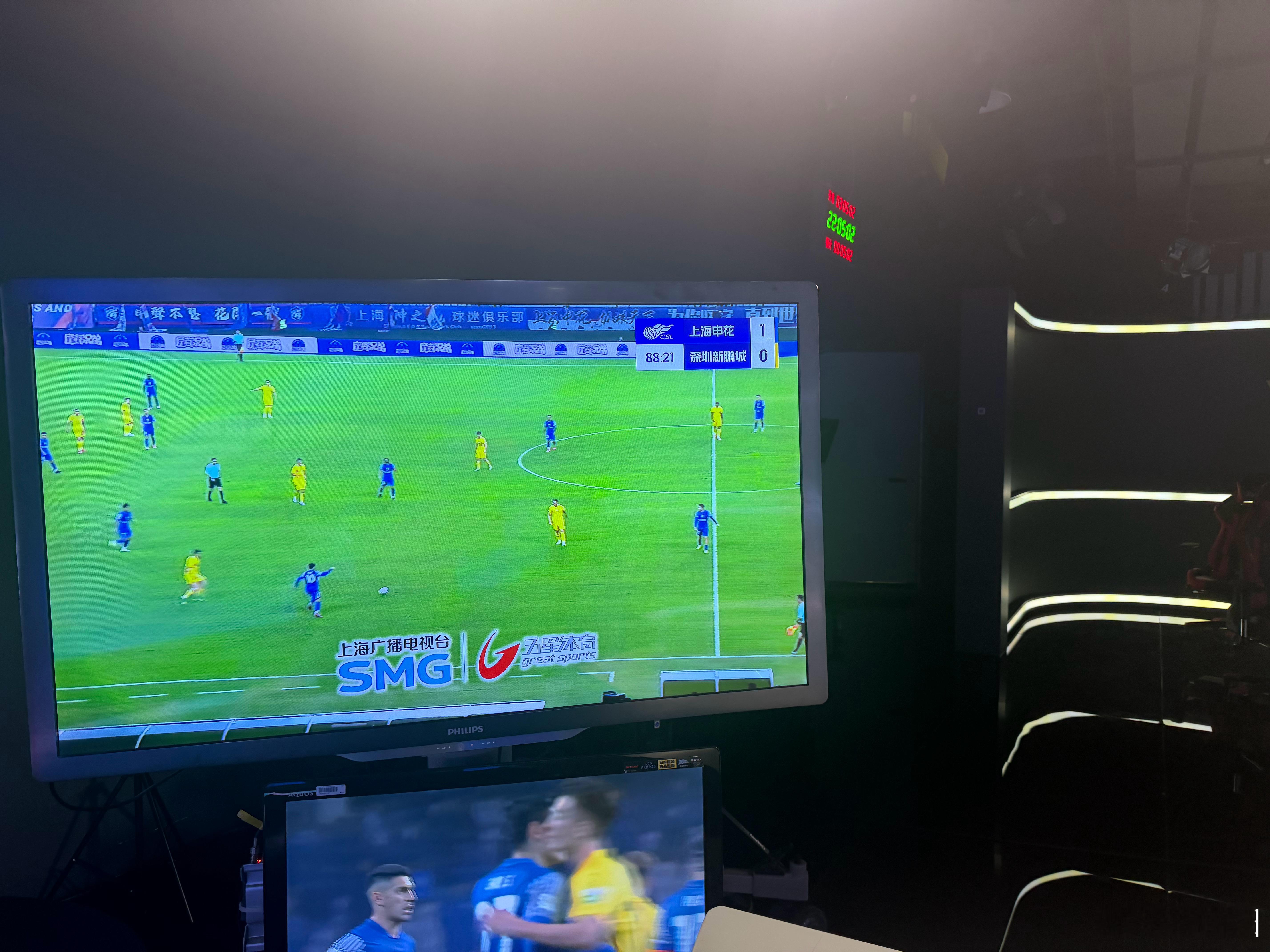 1比0。又和去年一样，要等到最后一轮了。 但是此刻不少球迷的心情，肯定和去年面对