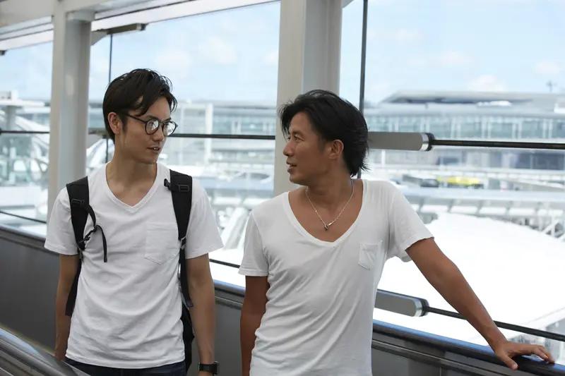 7月20日下午，谢霆锋发布文章宣告父亲离世。据香港媒体报道，谢贤已经完成了遗产分