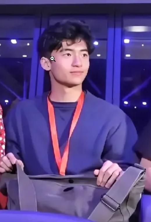 剑桥学霸来了！谢氏家族三代大逆袭：从娱乐圈到科学界，这才是顶级豪门该有的传承
