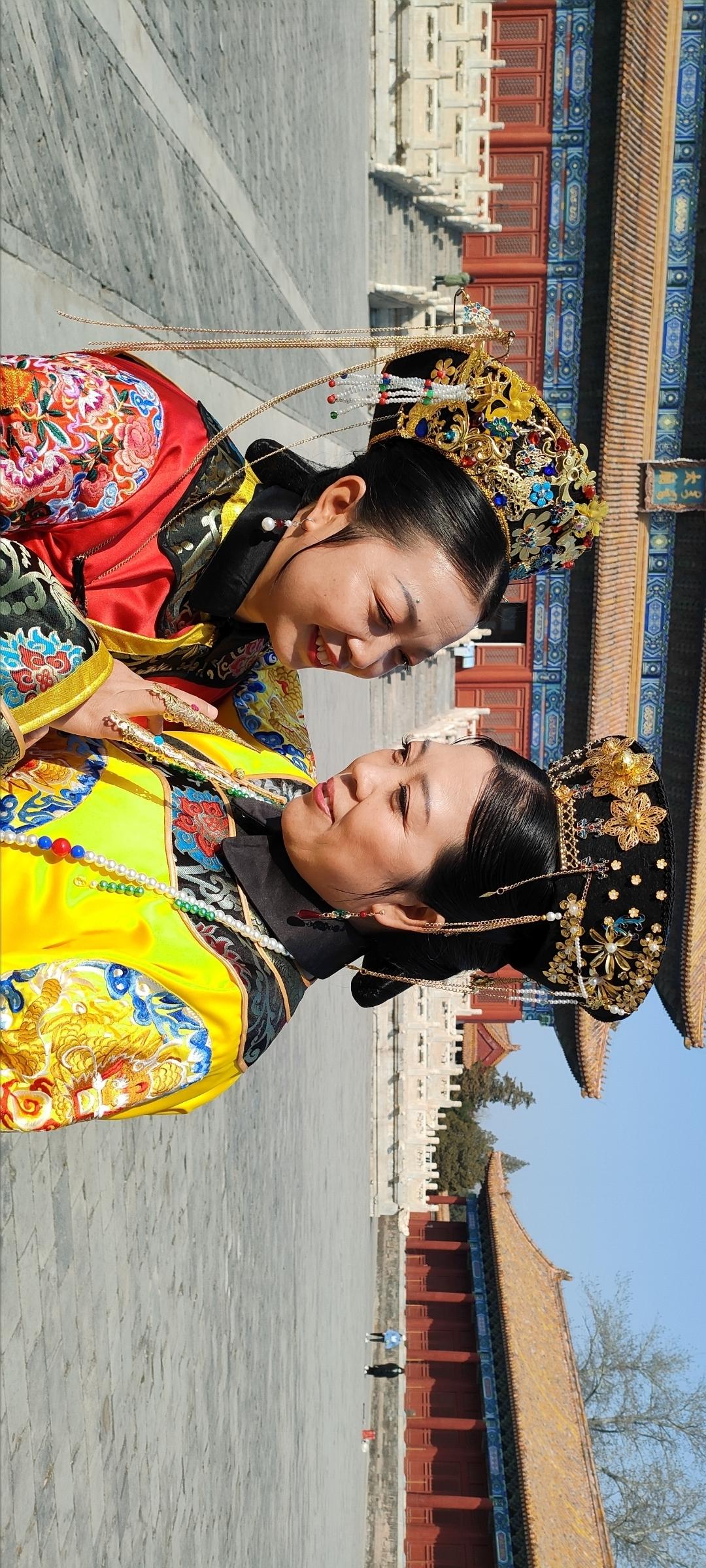 穿越时空的宫廷之恋，惊艳的服饰与古建筑的完美融合。