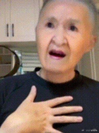 丝瓜汤哈哈，现在已经被丝瓜汤这个梗洗脑了，喝点丝瓜汤，降降肝火[允悲]，不过丝瓜