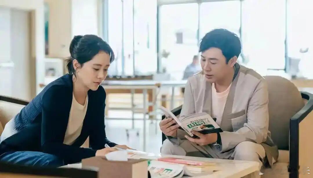 海清统一全家审美 看她演戏最舒服的一点是不“演”，特别自然流畅。童文洁的焦虑与温