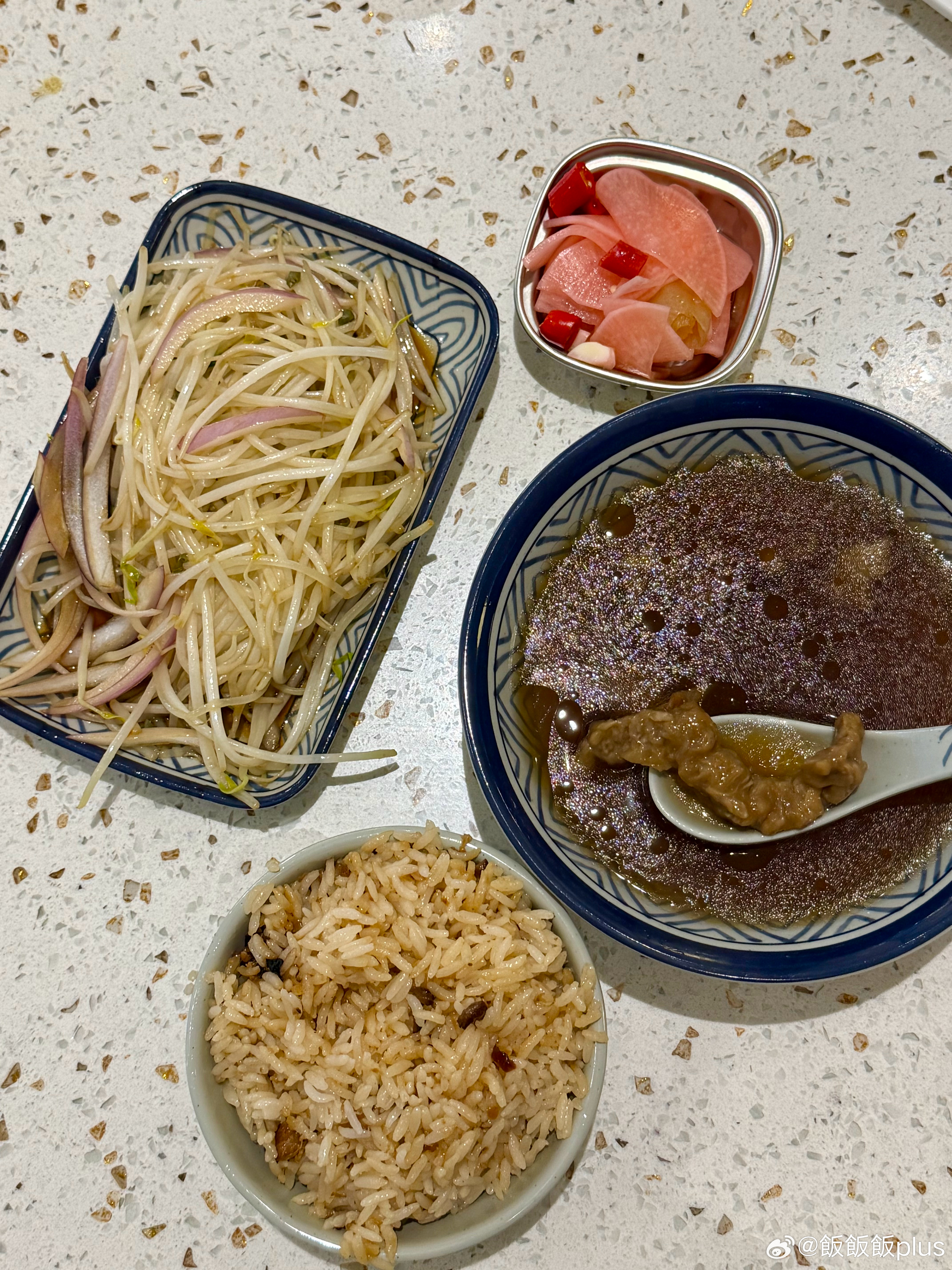 午餐简单吃点儿🐂｜牛肉羹汤，闽南海鲜咸饭和热拌豆芽😋 ​​​