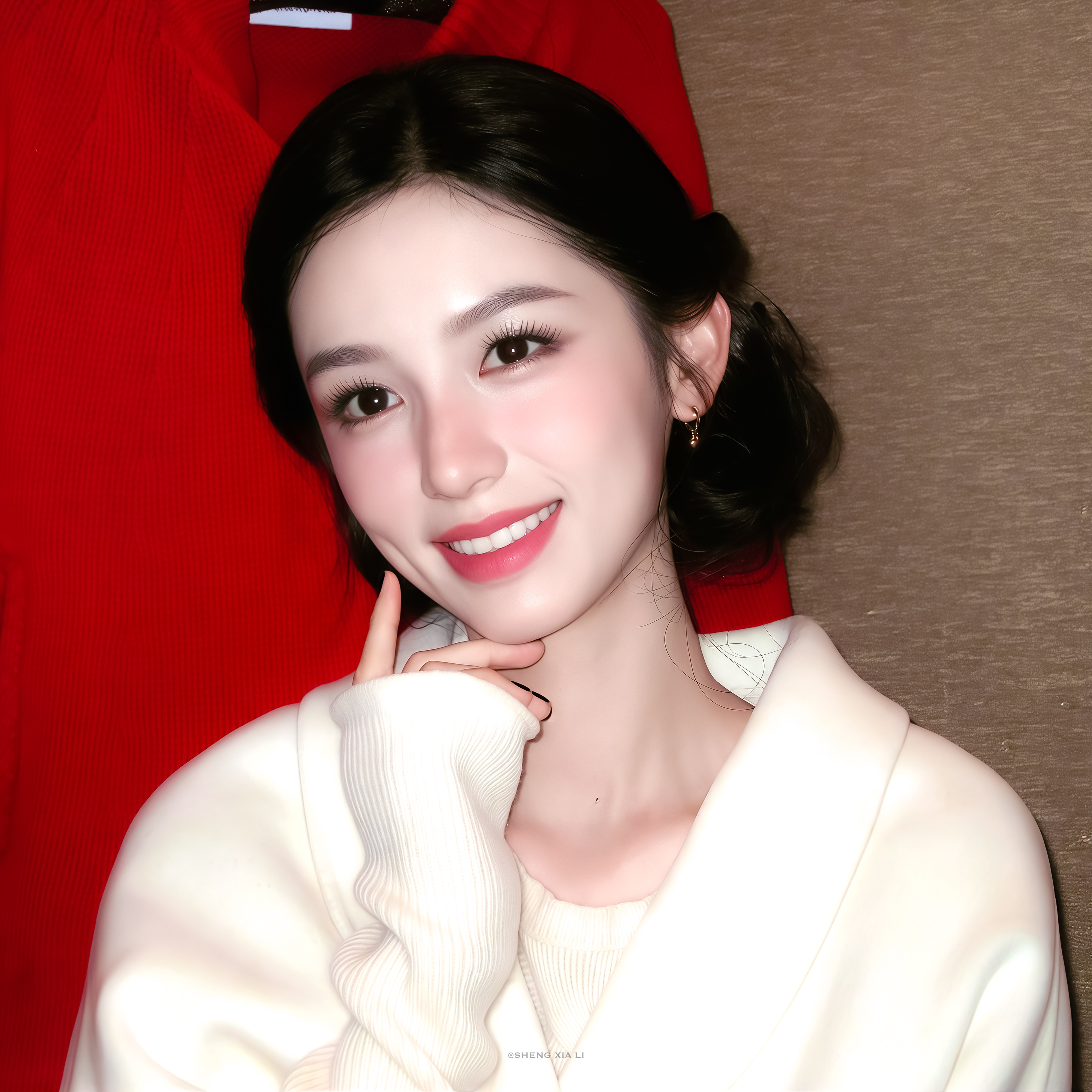 周也 ♡ㅇ..⁃̀⩊⁃́！🍎🍃·更新了一则头像～ 