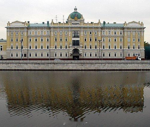 美财政部制裁俄两大石油公司根据周三的一份声明，美国财政部将俄罗斯国有石油巨头Ro