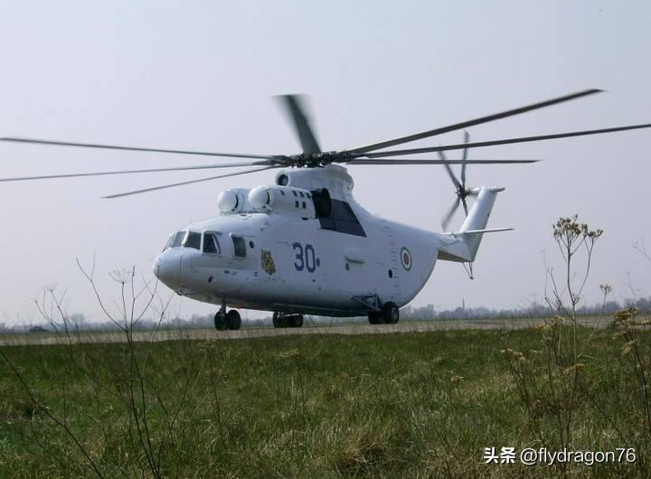 🇬🇶赤道几内亚空军的米-26重型运输直升机（尾号30，蓝色），是一架罕见的非